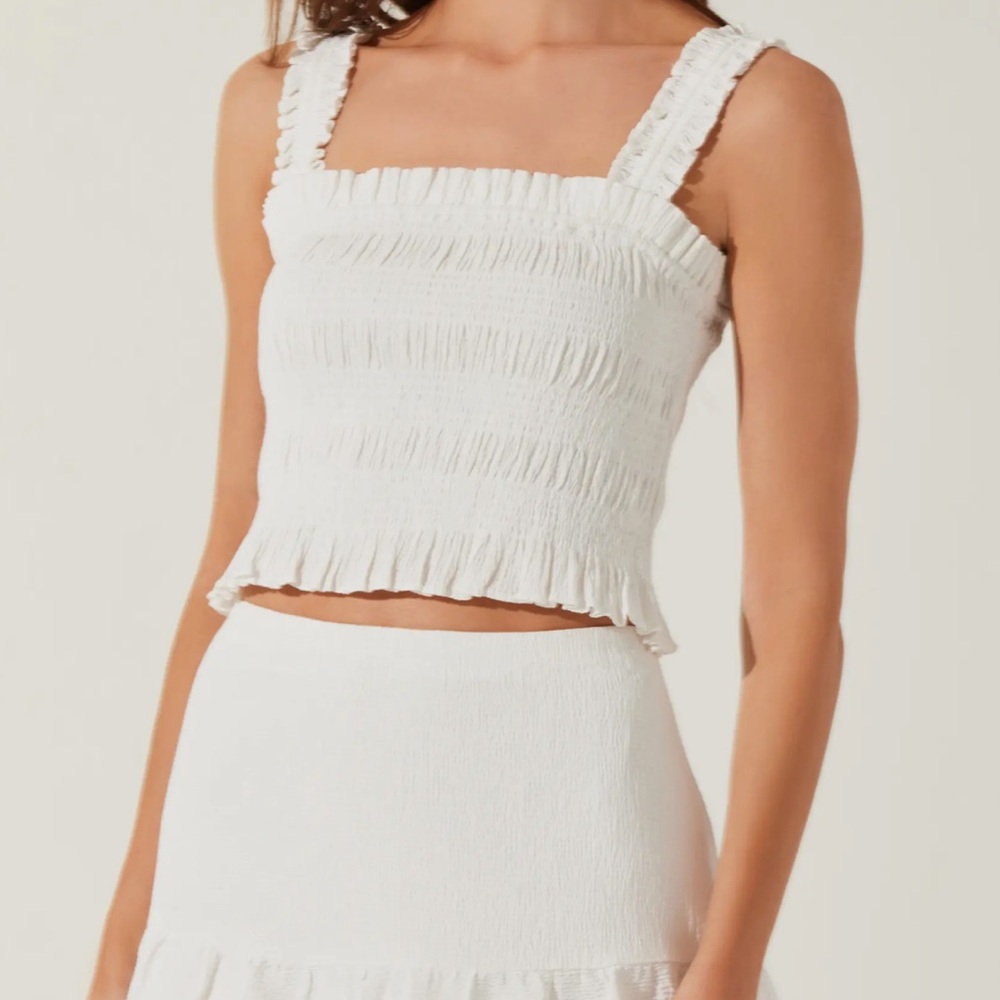 ASTR The Label Sleeveless shirred top